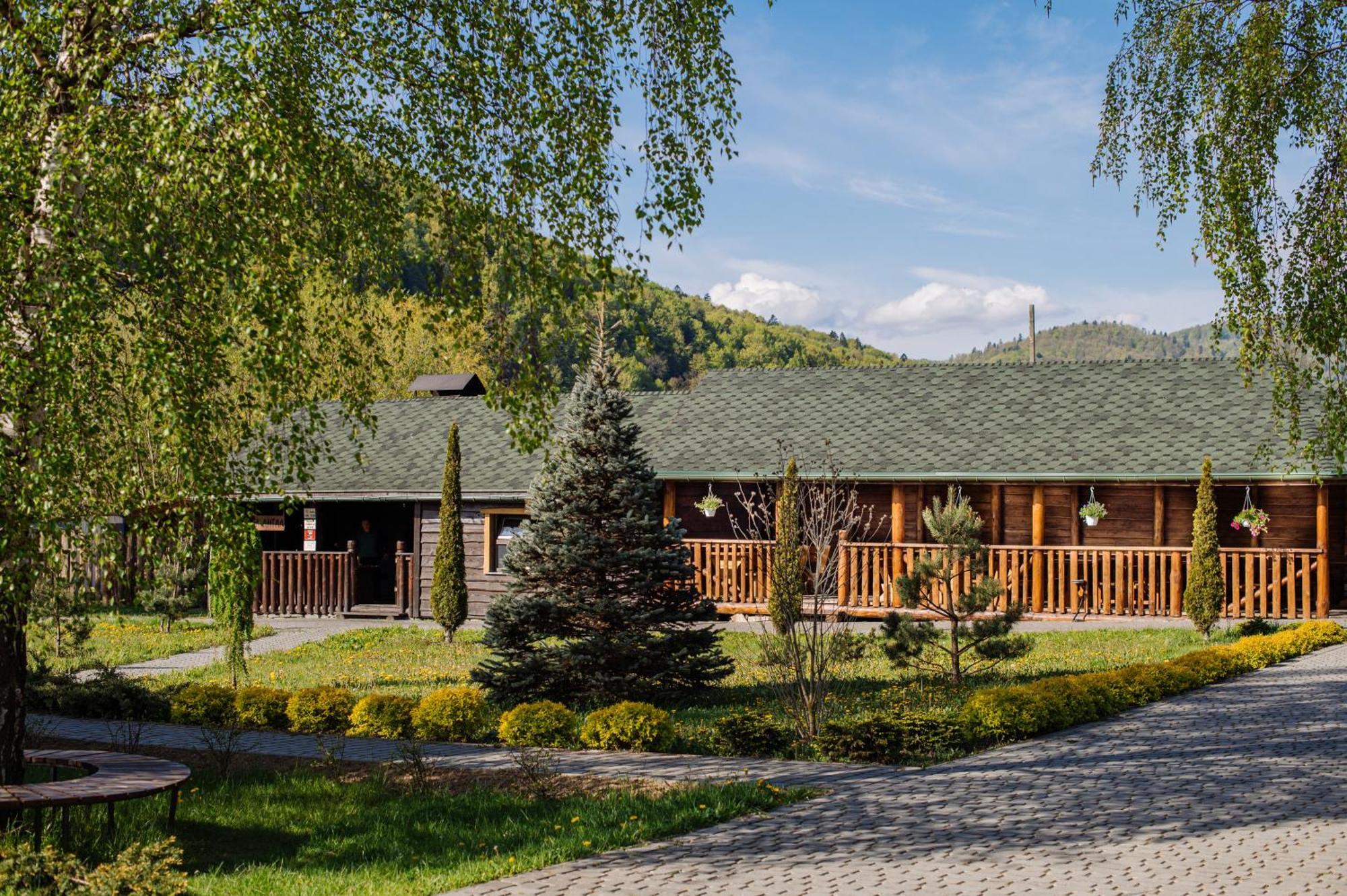 ホテル Рибничанка Skhidnytsia エクステリア 写真