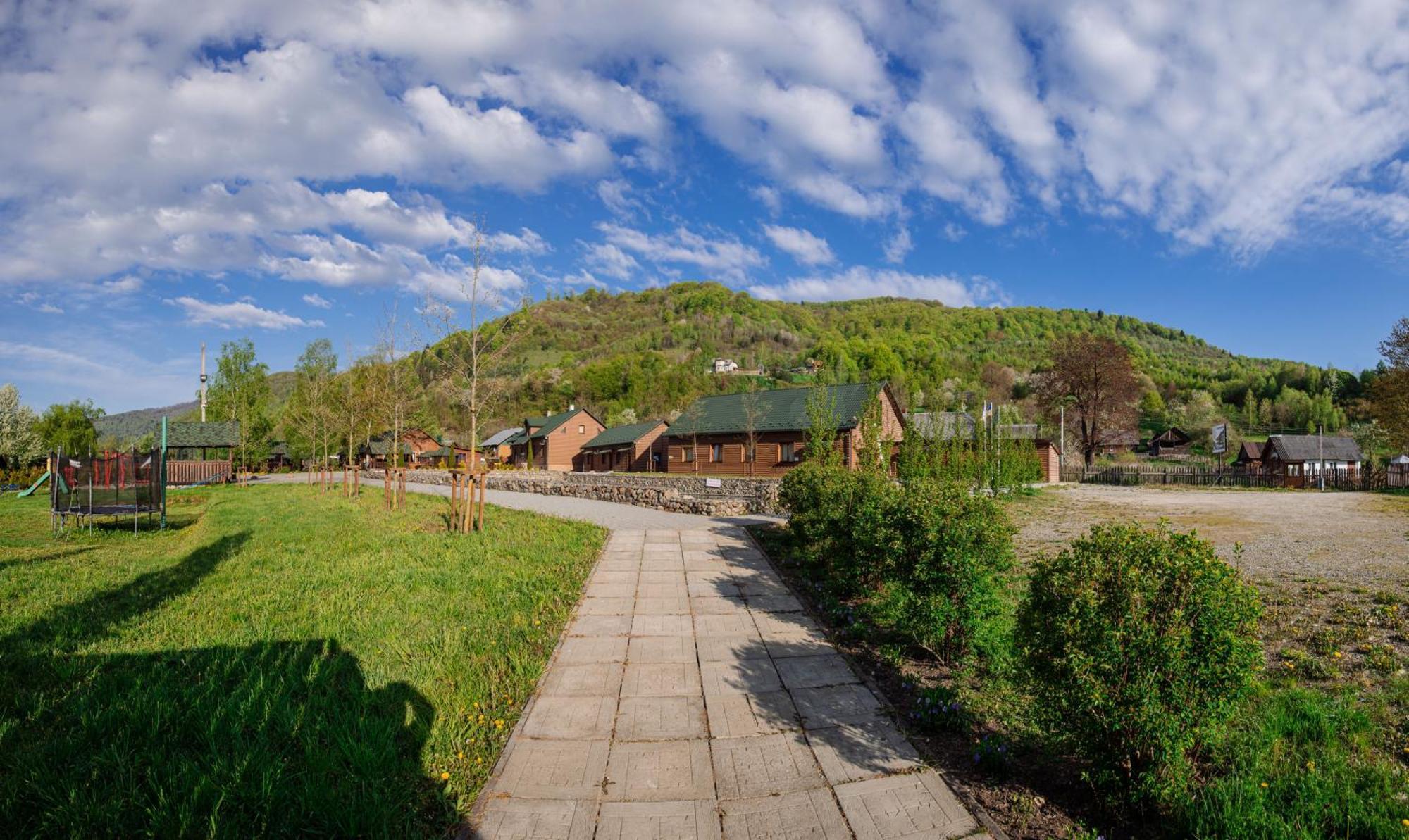 ホテル Рибничанка Skhidnytsia エクステリア 写真